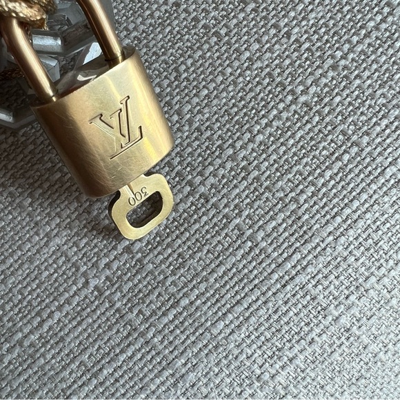 Louis Vuitton Lock And Key Novelty Chocker - Picture 5 of 7